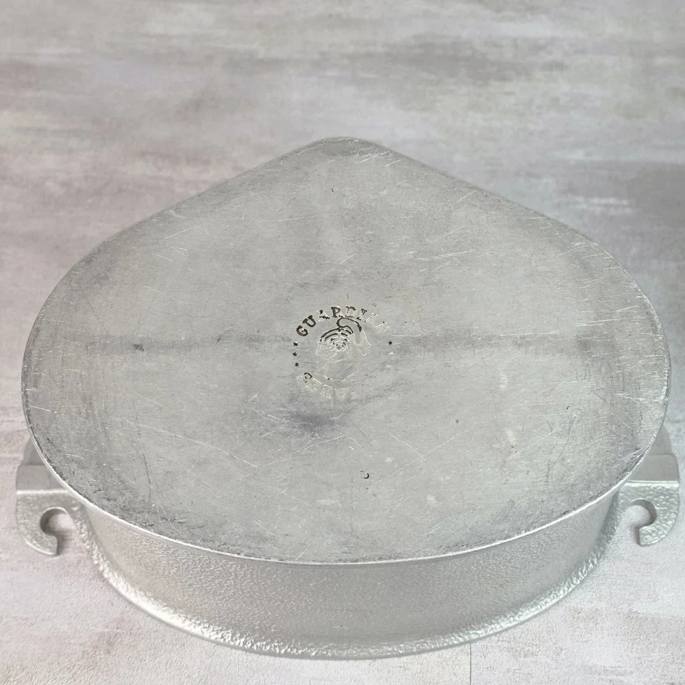 VTG Guardian Service Ware Cast Aluminum Triangle Heart Pot Roaster with Lid